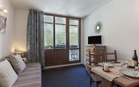 Apartment Rond Point Des Pistes - Val Claret-2 By Interhome